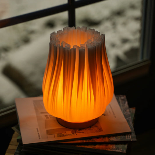 Elara - Dæmpbar bordlampe med organisk design