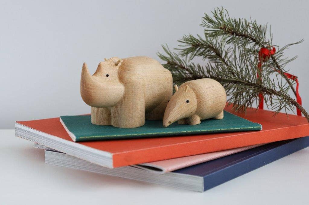 Næsehornet - Træfigur i birk | Birch by Adero Home - Adero Home