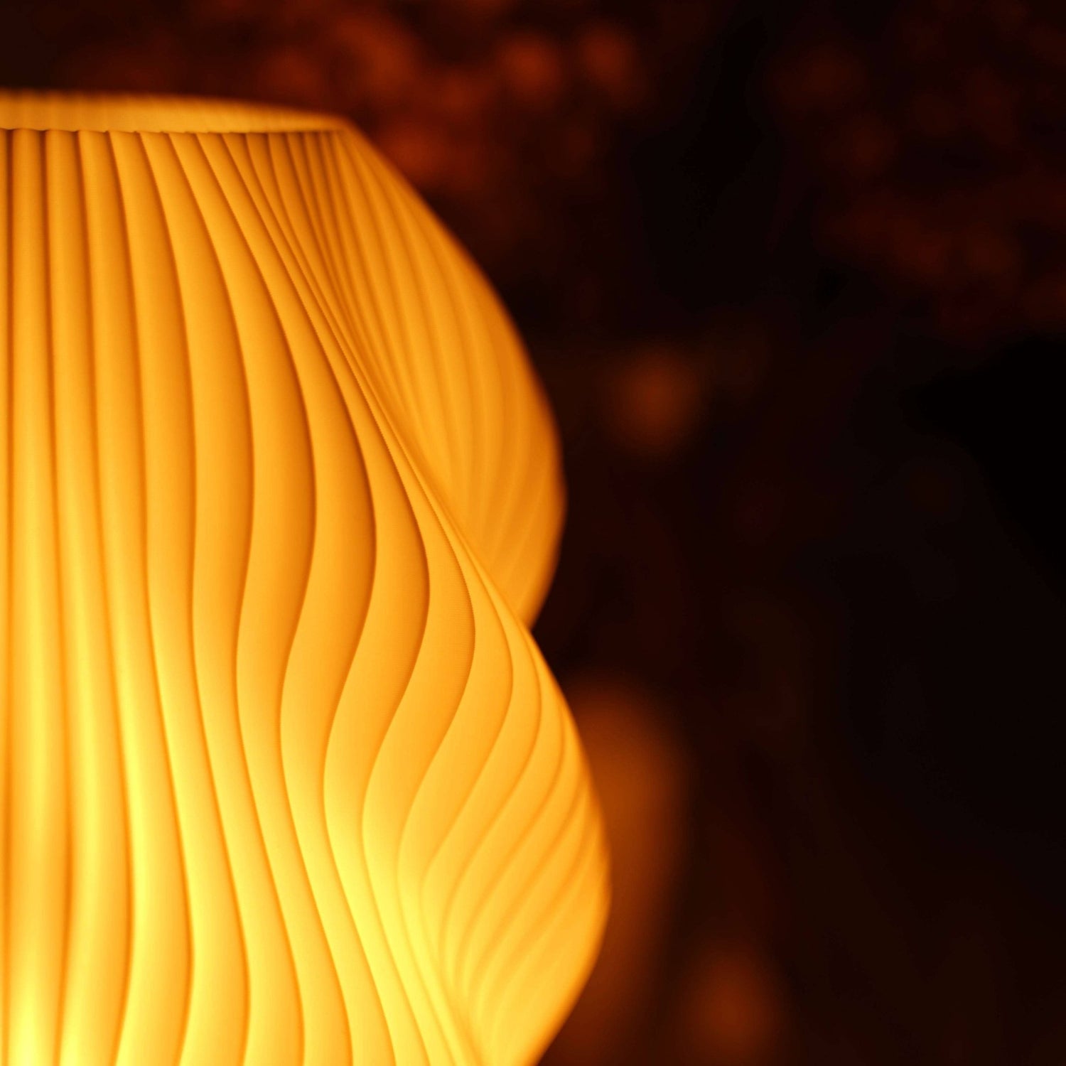 Vega - Dæmpbar bordlampe med organisk design - Adero Home
