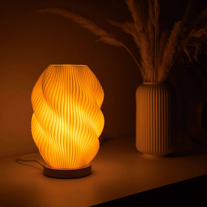 Vega - Dæmpbar bordlampe med organisk design - Adero Home