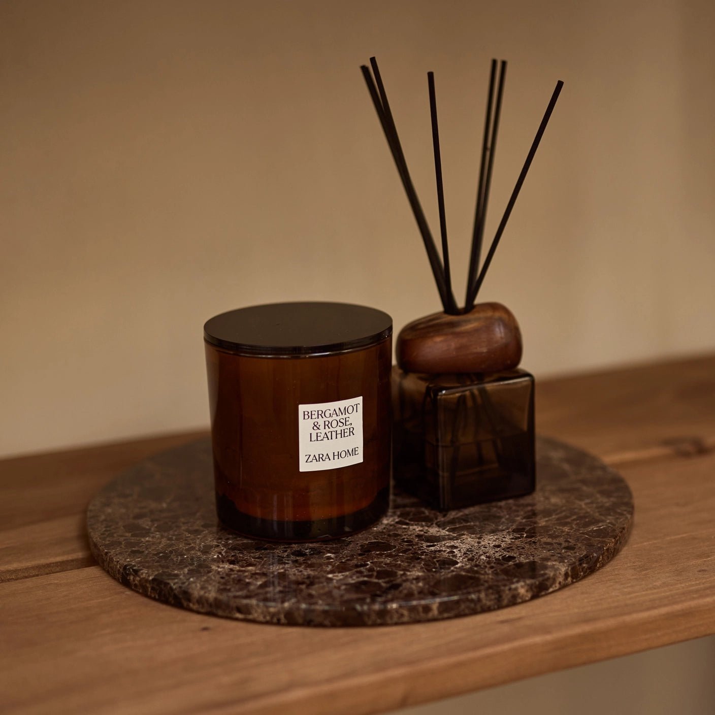 Rund marmor bakke Ø30cm - Adero Home - Brun