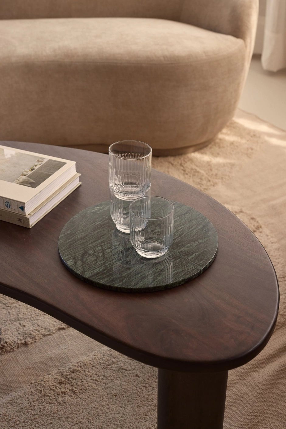 Rund marmor bakke Ø30cm - Adero Home - Grøn