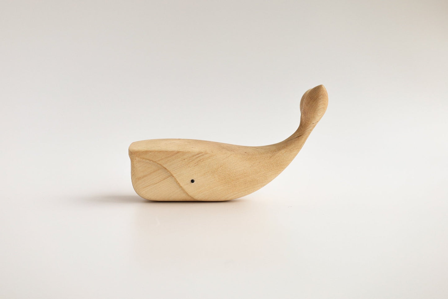 Hvalen - Træfigur i birk | Birch by Adero Home - Adero Home