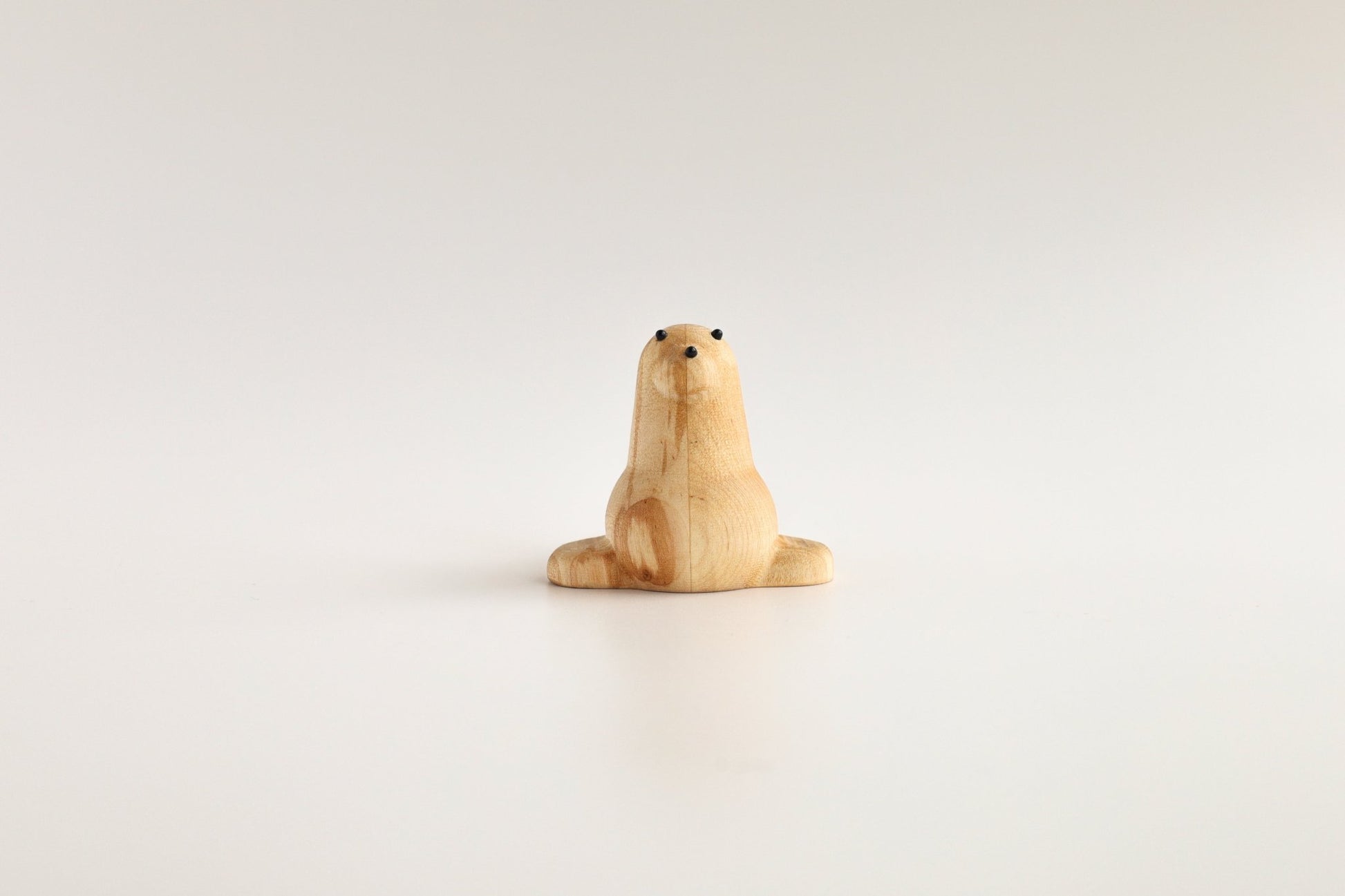 Sælen - Træfigur i birk | Birch by Adero Home - Adero Home