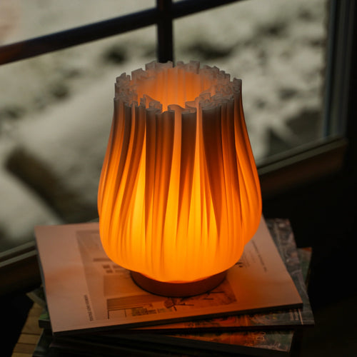 Elara – Dimbar bordslampa med organisk design