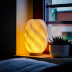 Vega - Dæmpbar bordlampe med organisk design - Adero Home