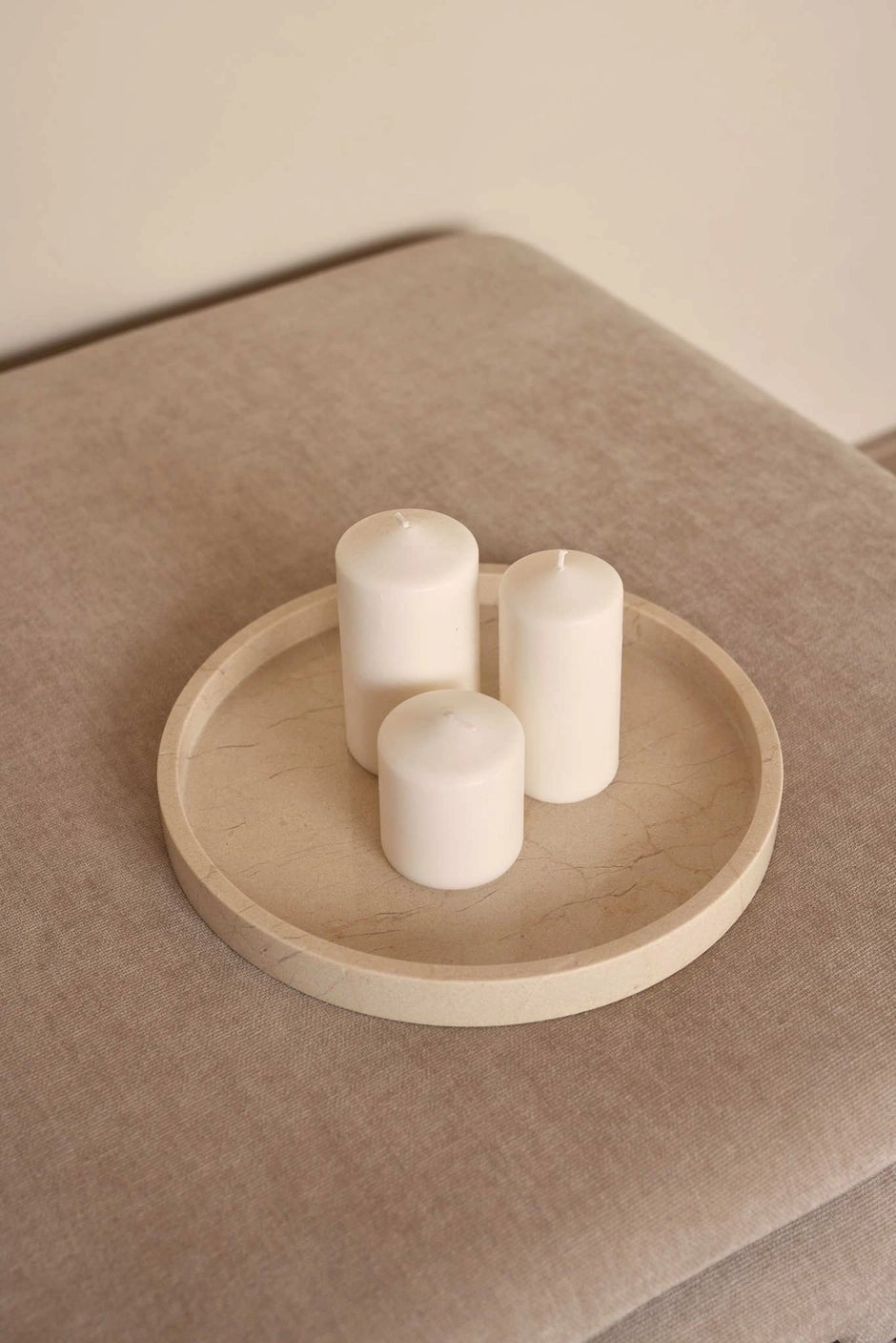 Rund marmor bakke med kant Ø30 cm - Adero Home - Travertin