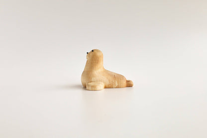 Sælen - Træfigur i birk | Birch by Adero Home - Adero Home