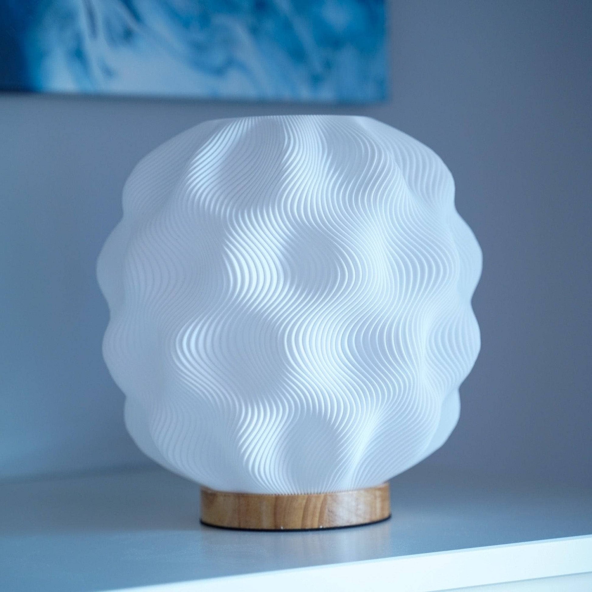 Lyra - Dæmpbar bordlampe med skulpturelt design - Adero Home