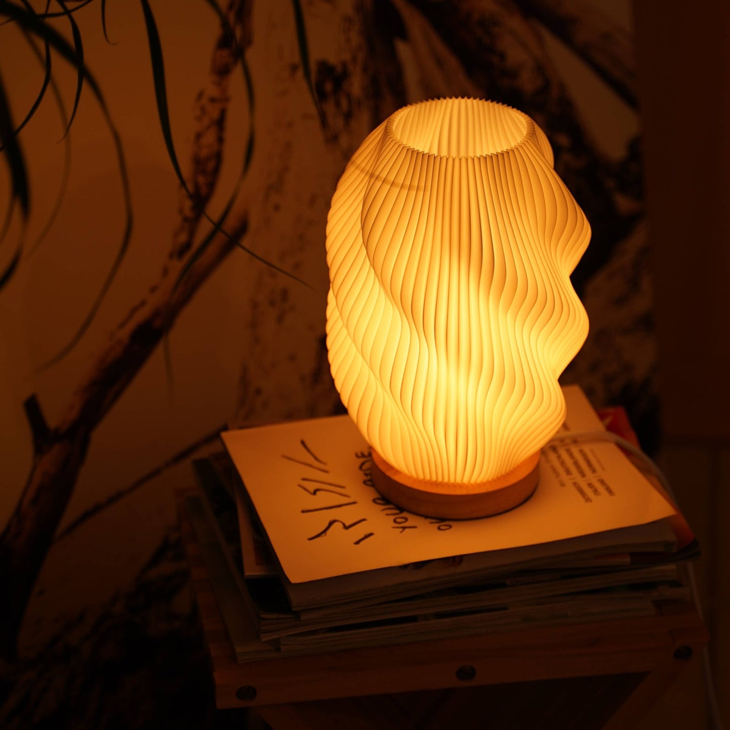 Vega - Dæmpbar bordlampe med organisk design - Adero Home